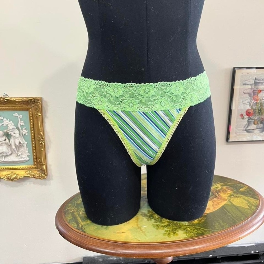 Vintage Y2K Victoria's Secret Lime Green Lace & Stripe Thong – Size Medium